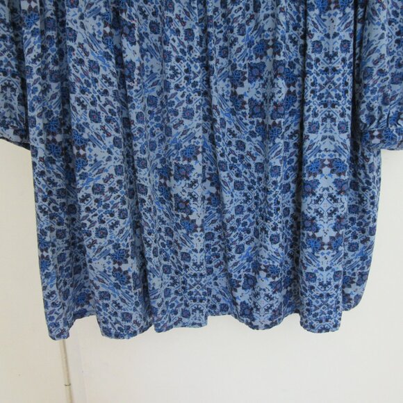 Lila Rose Long Sleeve Dress -  Button Closure and Sleeve - Classic Pattern - Picture 10 of 14